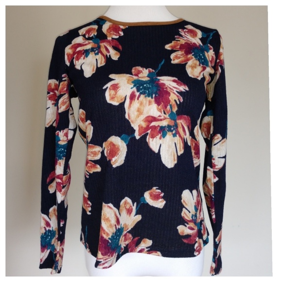 Navy Flower Pattern Long Sleeve - Picture 2 of 8